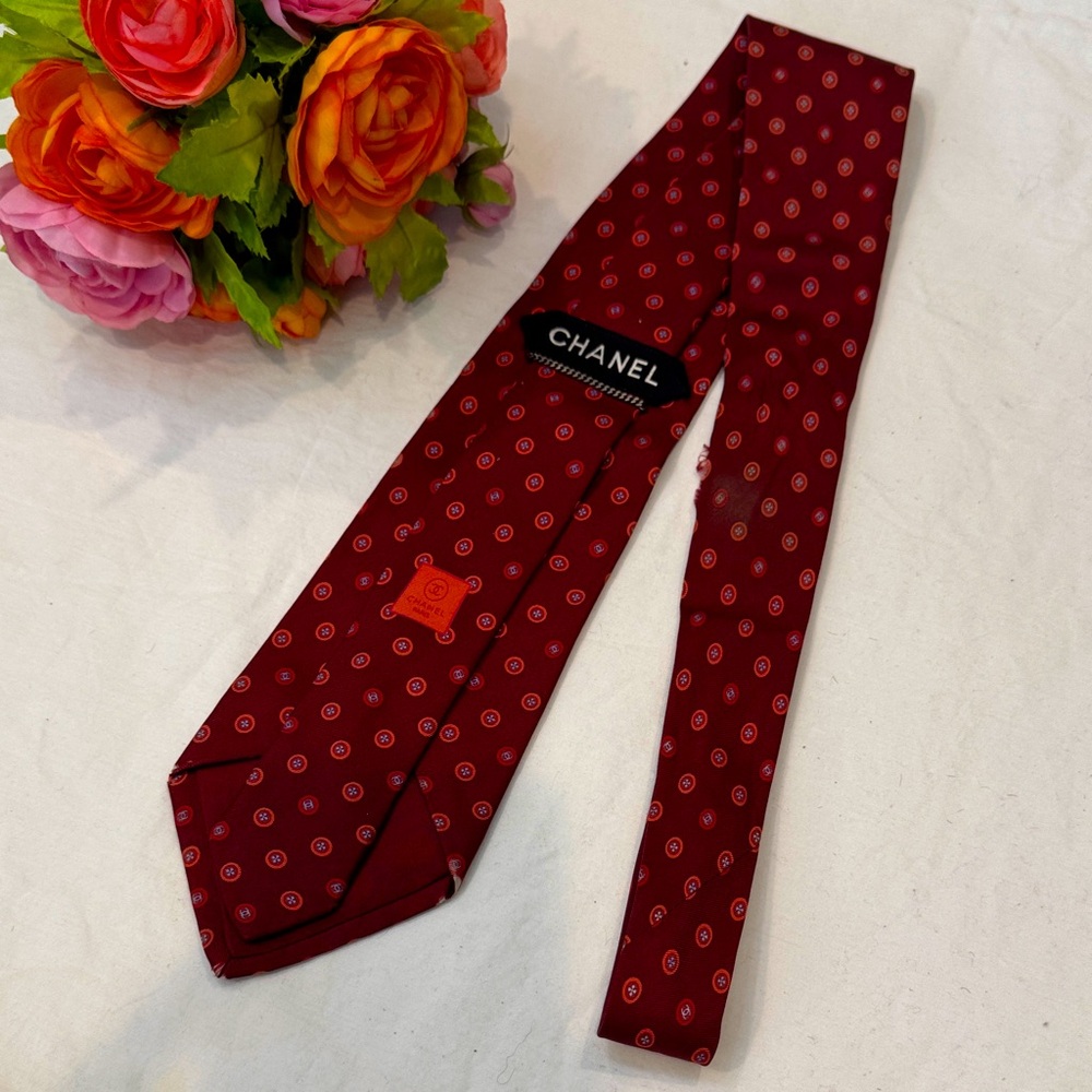 Authentic Chanel Burgundy Patterned Silk Necktie - Picture 1 of 9